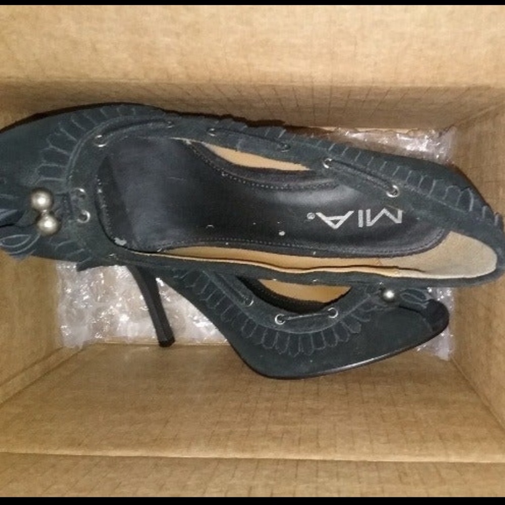 MIA Elegant Black Heels with Pearl Accents